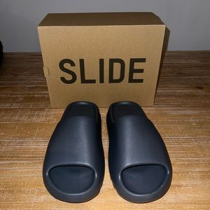 Yeezy Slide